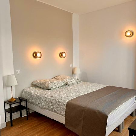 Studio 4 Pers Face Gare Sncf Appart Hotel Le Cygne D4 ブールジュ エクステリア 写真